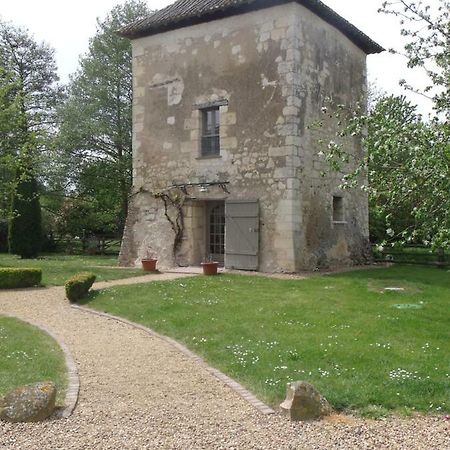 Villa La Tour Du Grand Boust Longué Exterior foto